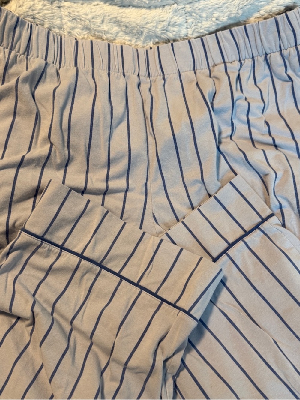 Liz Claiborne Sleepwear Set - Picture 5 of 7